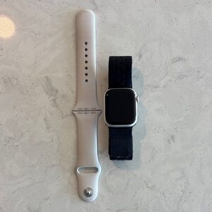 Apple Watch Series 8 GPS 41mm Starlight Aluminum Case with Starlight Sports Band